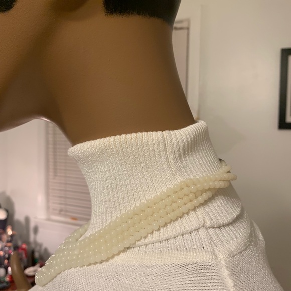 Faux Gorgeous Pearls - Picture 5 of 8